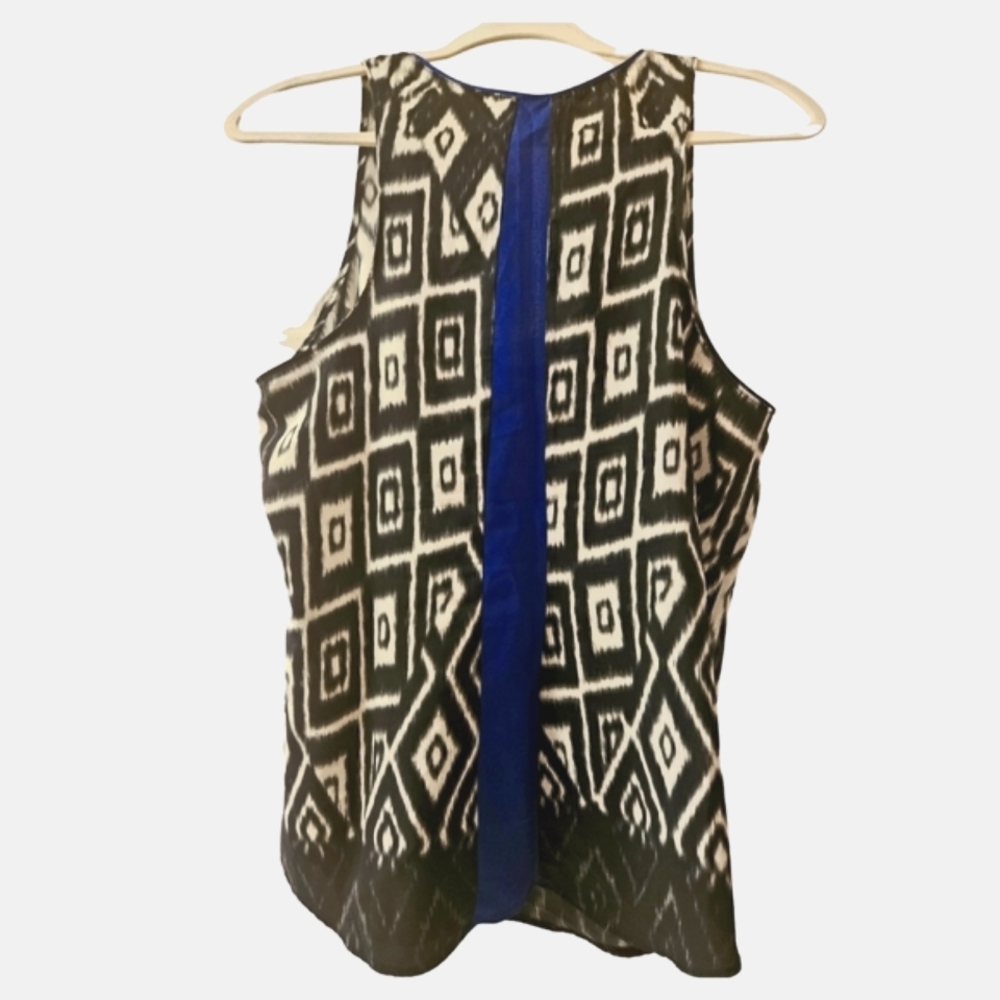 Geometric Patterned Top - Picture 2 of 3